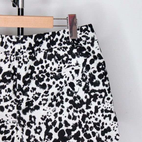 J Crew H5608 Linen Cotton Blend Scalloped Ink Animal Print  Shorts Size 4 - Picture 6 of 16